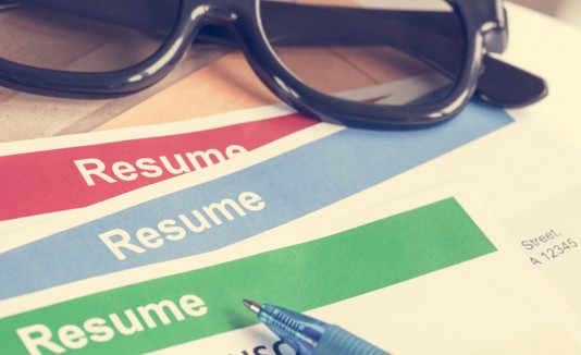 Papeles de resumé.