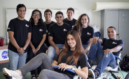 Los estudiantes se preparan también para construir un parque con piedras y arena que simule los obstáculos para practicar para el evento.