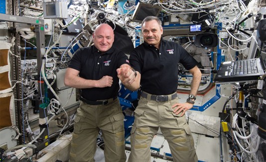 Scott Kelly y Mikhail Kornienko