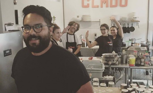 Wilson Dávalos encuentra en Isabela su verdadera pasión, la cocina.