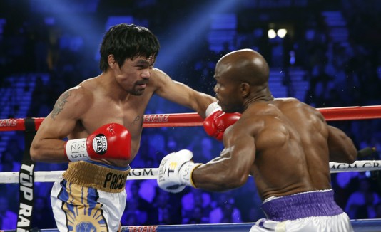 Pacquiao peleando con Bradley