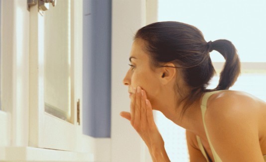 5 cosas que no debes decirle a las personas con tienen acné