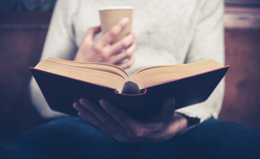Libro y café