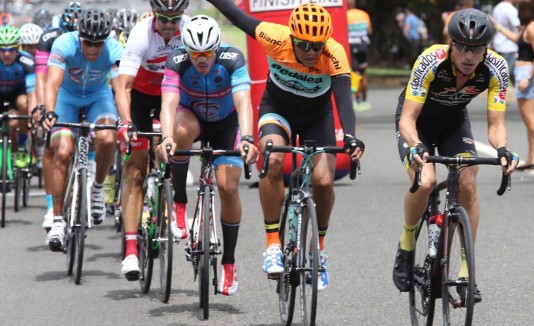 El clásico de ciclismose llevó a cabo en el Paseo de los Gigantes en Carolina.