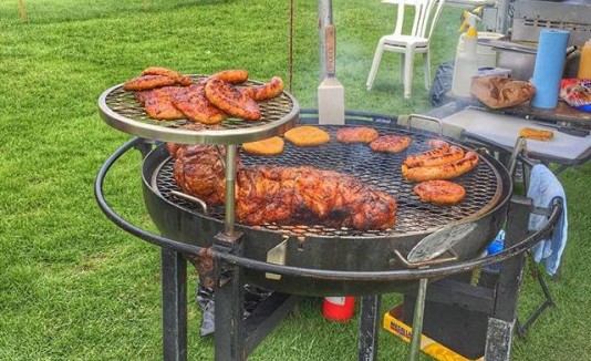 omarilloj retrató el “burger de longaniza” del mercado urbano.