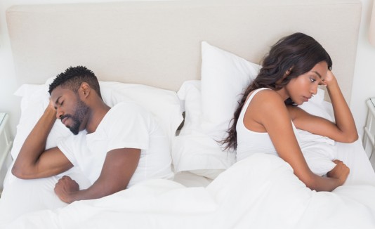 Pareja en la cama
