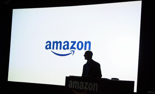Amazon y la silueta de Jeff Bezos