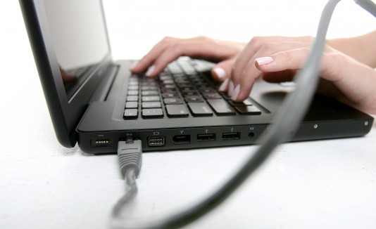 Al visitar algún sitio en el Internet, dejas un pedazo de tu información.
