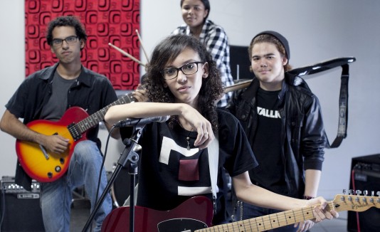 Jóvenes de los municipios de Arecibo, Florida y Barceloneta se unen para enfrentar sus miedos con la música.