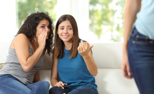 Chisme, Mujeres