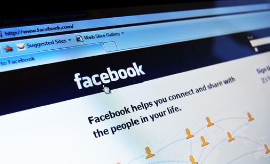 Facebook, pantalla, logo