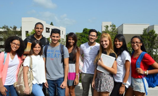 Estudiantes mentores UPR Carolina