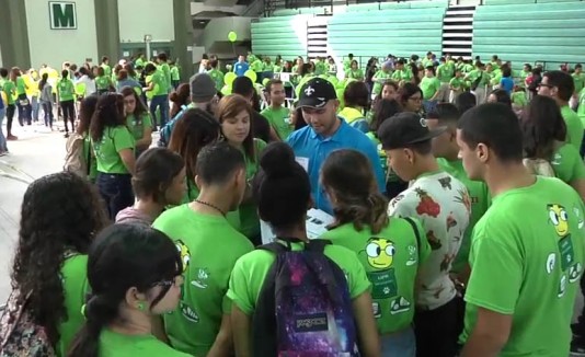 Estudiantes del sistema público aprenden sobre nanotecnología en el RUM