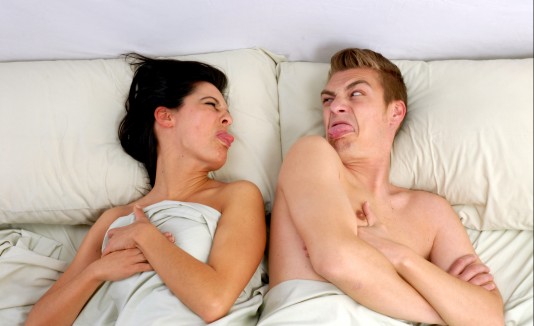 Pareja disgustada