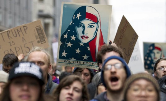 Mujeres marchan contra Trump en Washington