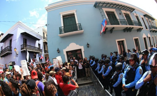Protesta frente a Fortaleza