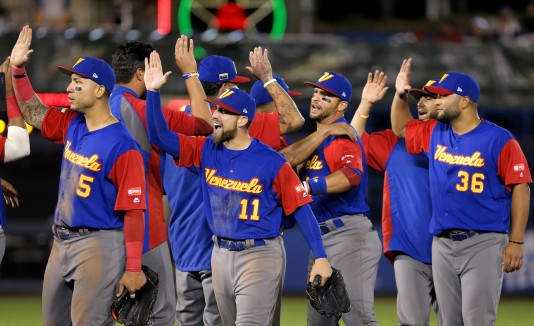Venezuela celebra triunfo ante Italia
