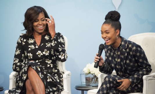 Michelle Obama y Yara Shahidi