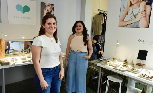 Patricia y Gabriela Urrutia
