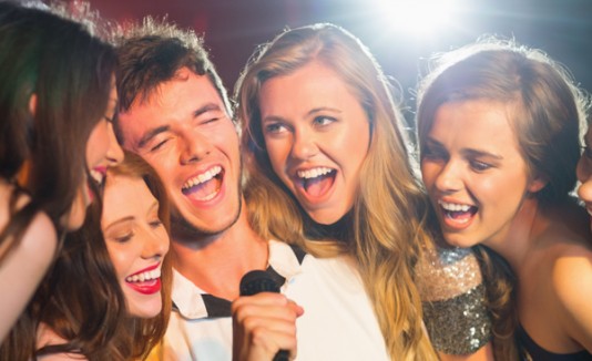 Karaoke, cantando, jangueo