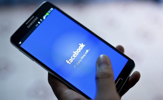 Facebook en celular