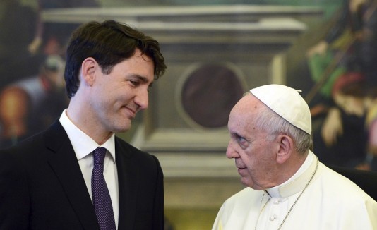Papa y Trudeau
