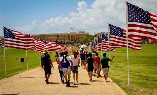 Banderas de los Estados Unidos en el Morro