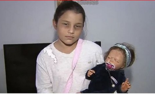 Yasmin con su disfraz de "madre cansada".
