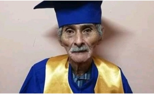 Estudiante 90 años