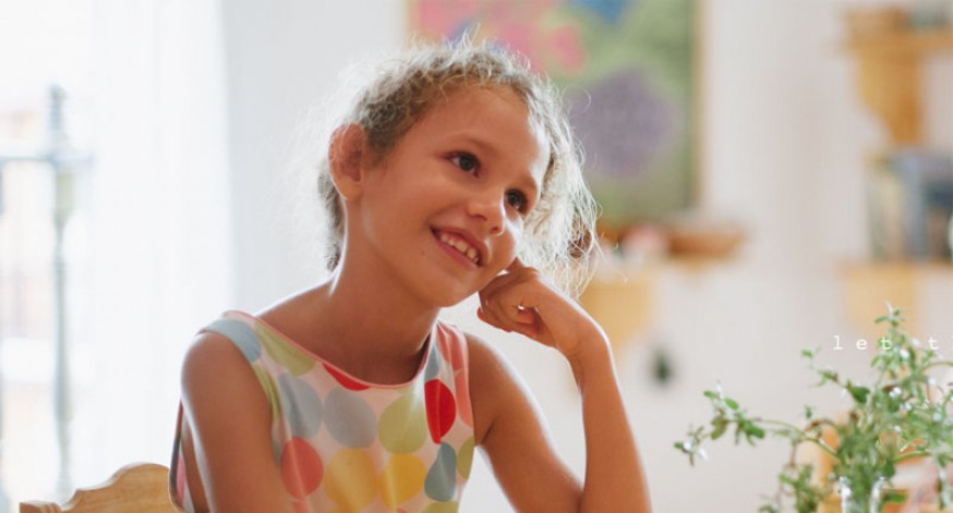 Niña en Escuela Aurora